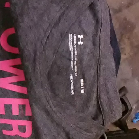 Underarmour t-shirt - Picture 3 of 4